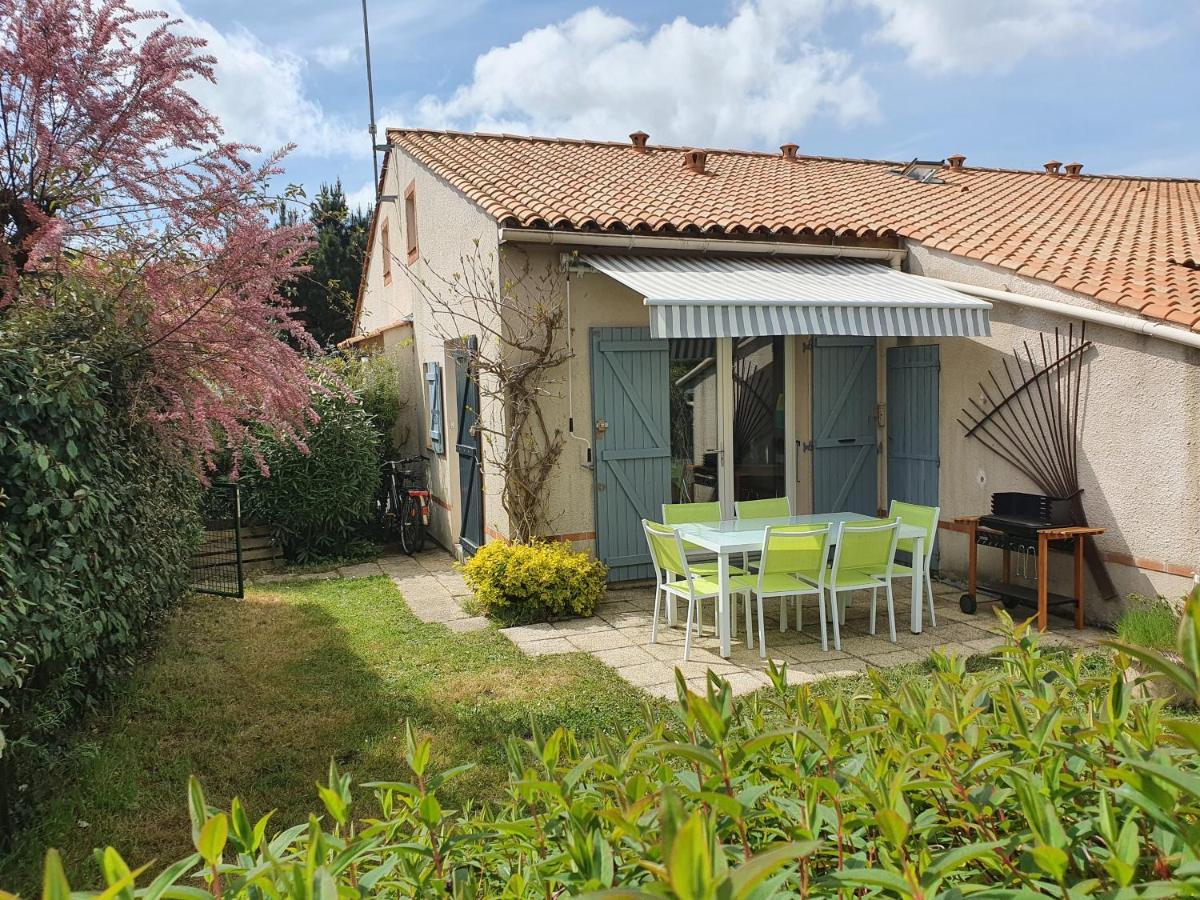 פורניק Petite Maison Dans Residence Avec Piscine Proche Plage Et Centre Ville A Pied מראה חיצוני תמונה