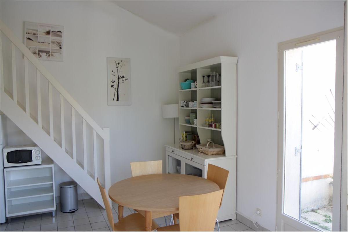 פורניק Petite Maison Dans Residence Avec Piscine Proche Plage Et Centre Ville A Pied מראה חיצוני תמונה